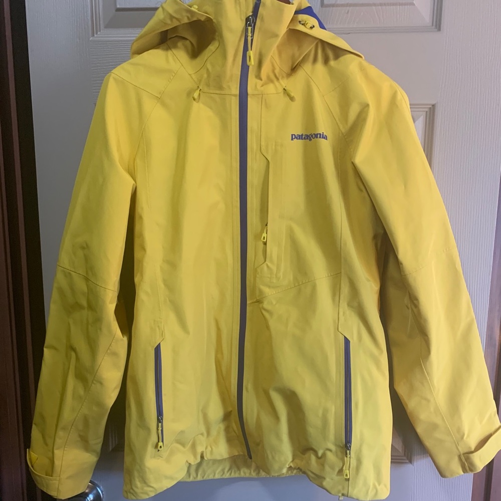 EUC women’s Patagonia ski/board jacket, small